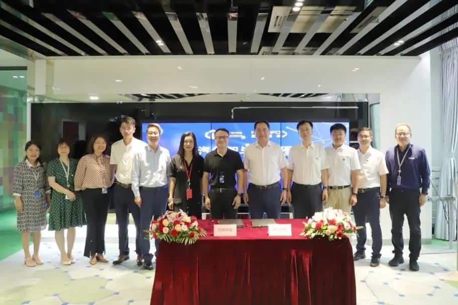 公海555000官网与中汽创智签订战略合作框架协议 集中优势有助于汽车智能化开展